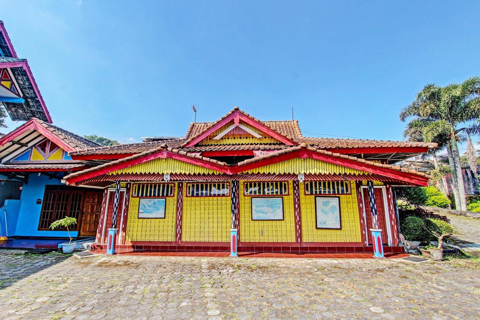 Capital O 91644 Loka Hause Hotel Salatiga Luaran gambar