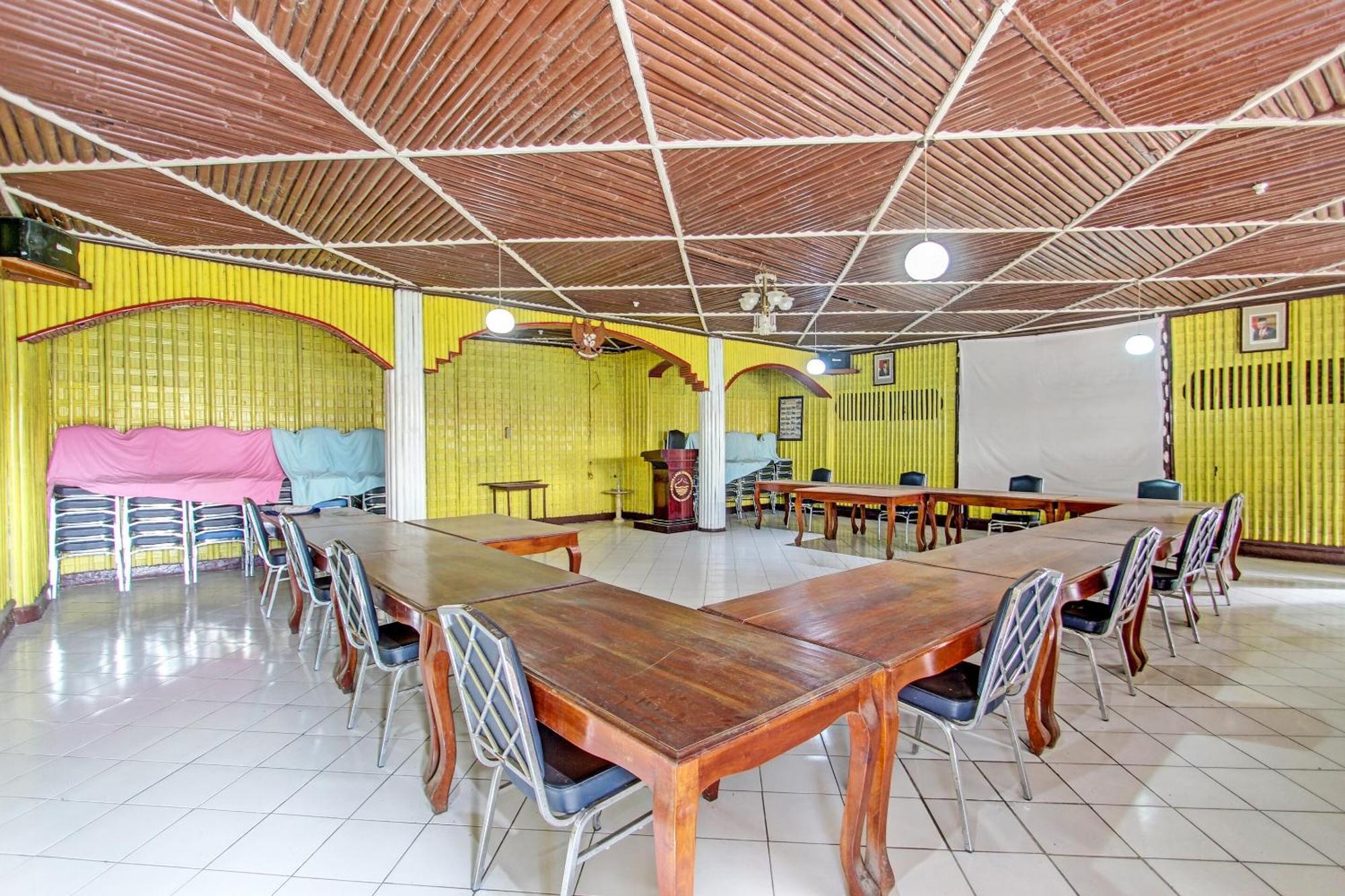 Capital O 91644 Loka Hause Hotel Salatiga Luaran gambar